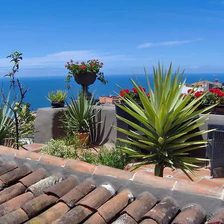 Mediterranean With Small Patio-terrace Appartamento
