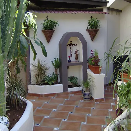 Mediterranean With Small Patio-terrace 이코드레로스비노스